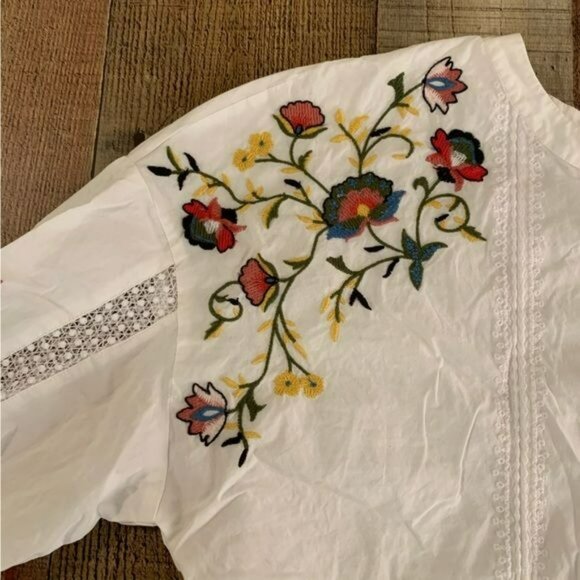 LOFT white 1/4 button up tunic with floral embroidery size small - Picture 7 of 8
